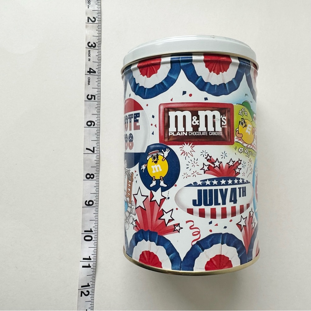 1980s Vintage M&M Candies Advertising Tin - Picture 6 of 7